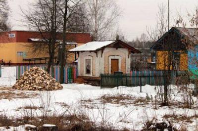 Железнодорожные служебные постройки