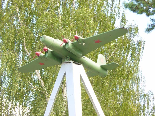 Pe-8.jpg