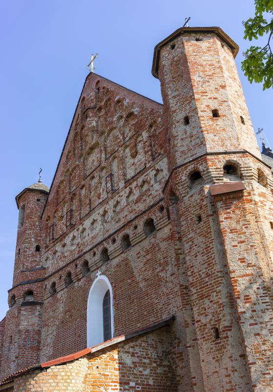 the_ancient_church_of_a_defensive_type_1_dlya_poekhali.jpg