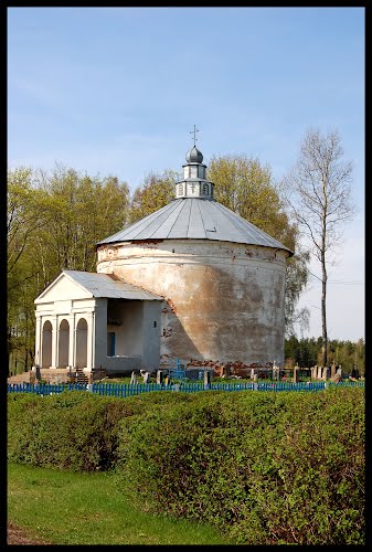 Tserkov'_v_Pral'nikakh.jpg