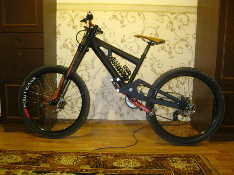 Nox_StarTrack_9.5_DH__Manitou_Dorado_SPV.JPG