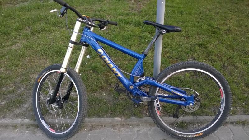 Giant_DH_Team_with_RST_Sigma_Fork.jpg