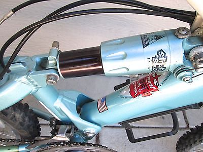 Strata_shock_on_Trek_Y_five_-1997.JPG