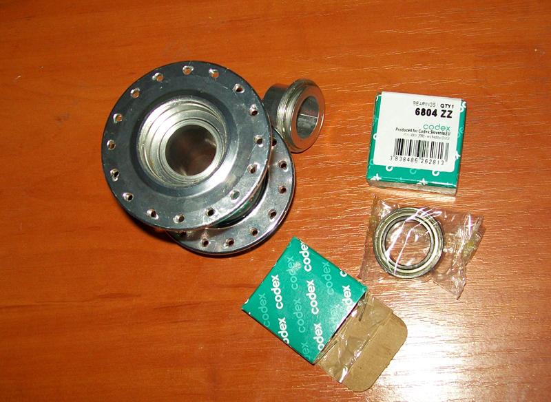 Dominator_front_20mm_hub_and_new_bearings_photo.jpg