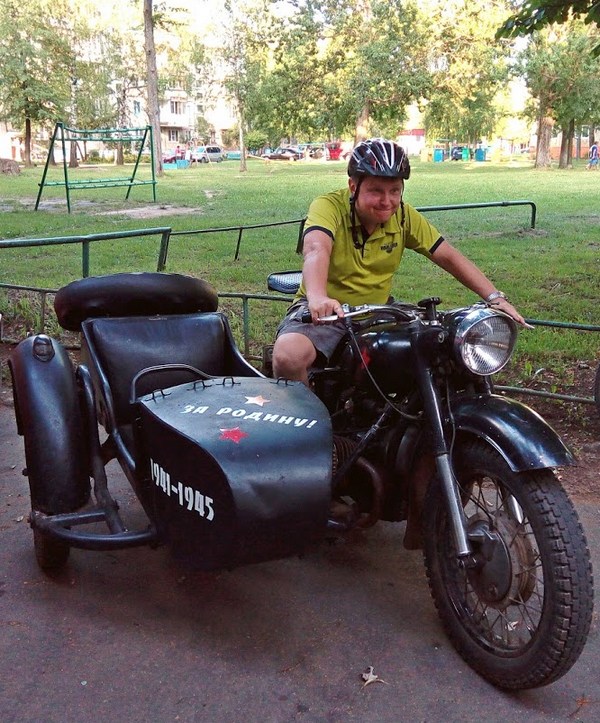 Yura_na_mototsikle-izm.jpg
