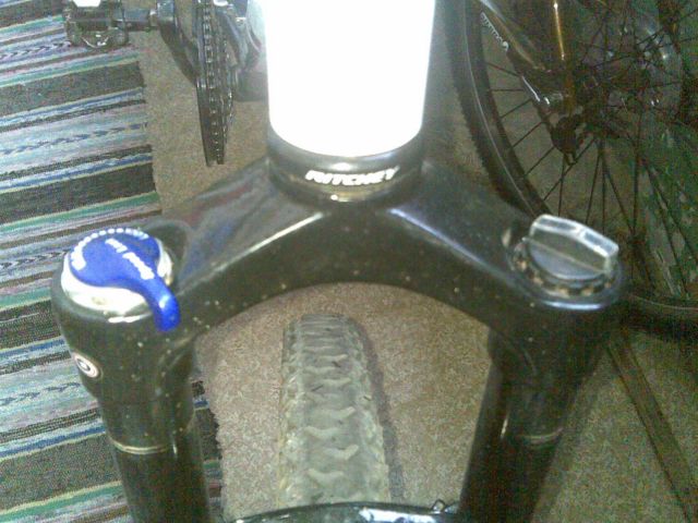 SR_SunTour_XCR_100mm_Lockout_2.jpg